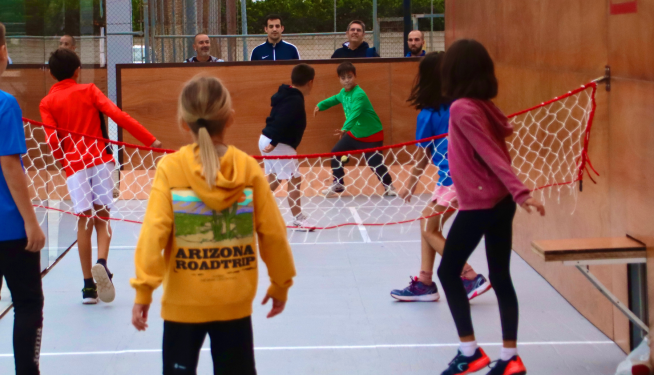 L'objectiu d'Espai Trinquet és tornar a portar la pilota valenciana als espais públics. L'objectiu d'Espai Trinquet és tornar a portar la pilota valenciana als espais públics.