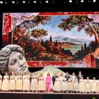 Las 26 candidatas elegidas, durante la gala celebrada en el Roig Arena. 