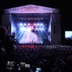 El público llena el Recinto Ferial del Mundial 82 en un concierto de las Fiestas Mayores de Catarroja. / Ayuntamiento de Catarroja