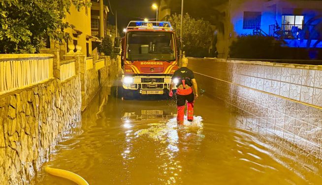 Intervención esta madrugada en Castellón del Consorcio Provincial de Bomberos. Intervención esta madrugada en Castellón del Consorcio Provincial de Bomberos.
