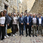 Representantes de los pueblos de la red, durante la Asamblea Regional Este de Los Pueblos Más Bonitos de España celebrada en Culla.