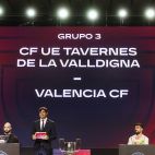 Pantalla del sorteo de la primera ronda de la Copa del Rey, con el cruce entre el CF UE Tavernes de la Valldigna y el Valencia CF. / EFE-Rodrigo Jiménez Pantalla del sorteo de la primera ronda de la Copa del Rey, con el cruce entre el CF UE Tavernes de la Valldigna y el Valencia CF. / EFE-Rodrigo Jiménez