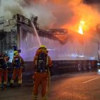 Un incendi afecta part del remolc d’un camió al polígon Olivarons de Sollana. Un incendi afecta part del remolc d’un camió al polígon Olivarons de Sollana.