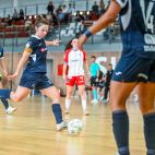Carlota, capitana del Nou Túria FSF, dispara a puerta durante el partido ante el Linyola en el Pabellón SUMA de Alfafar. / CD Nou Túria FSF Carlota, capitana del Nou Túria FSF, dispara a puerta durante el partido ante el Linyola en el Pabellón SUMA de Alfafar. / CD Nou Túria FSF