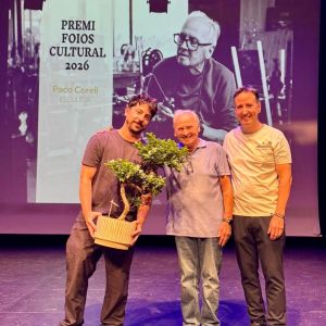 Paco Corell rep el premi 'Foios Cultural 2026'. Paco Corell rep el premi 'Foios Cultural 2026'.