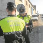 La Policía Local de Nules localiza 19 perros en una caseta de un huerto próximo a la playa. La Policía Local de Nules localiza 19 perros en una caseta de un huerto próximo a la playa.
