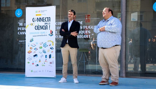 El concejal de Educación, Raúl Palmero, y el director académico de Transferencia e Intercambio de Conocimiento de la UJI, Adrián Mota