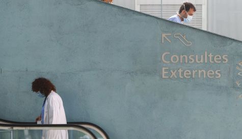 Personas con mascarilla en un hospital. / EFE-Quique García-Archivo Personas con mascarilla en un hospital. / EFE-Quique García-Archivo