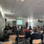 Agentes de la Policía Local de Vila-real, durante una sesión de Convivencia en las Aulas.