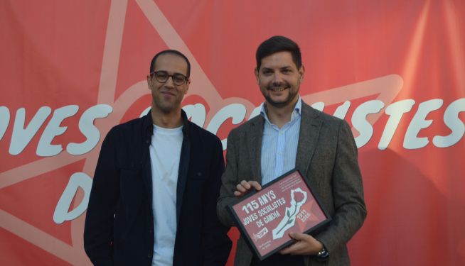Reconeixement a l'alcalde de Gandia com a antic membre de Joves Socialistes. Reconeixement a l'alcalde de Gandia com a antic membre de Joves Socialistes.