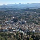 Vista de Castellnovo, municipio del Alto Palancia que ha obtenido 6.837 euros para mejorar la gestión de sus colonias felinas. Vista de Castellnovo, municipio del Alto Palancia que ha obtenido 6.837 euros para mejorar la gestión de sus colonias felinas.