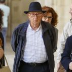 El expresidente de Les Corts Valencianes y de la Diputación de Alicante Julio de España, a su llegada al juicio por estos hechos. / EFE-Morell