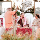 Un momento de la ceremonia matrimonial hindú de Mani Thawani y Pooja en el Lopesan Baobab Resort. Un momento de la ceremonia matrimonial hindú de Mani Thawani y Pooja en el Lopesan Baobab Resort.
