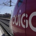 Detalle de la cabina del maquinista de la compañía francesa OUIGO. / Archivo-EFE-Nacho Gallego