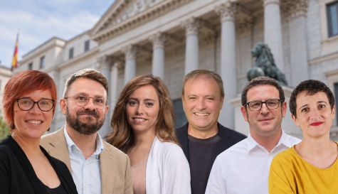 Fotomontaje de los seis candidatos de Compromís-Front Valencià con opciones de obtener representación. De izquierda a derecha: Àgueda Micó, Alberto Ibáñez, María Teresa Pérez y Natxo Bellido, con escaño en todos los escenarios del sondeo; Ignasi Garcia y Alicia Rius, cuya entrada está en disputa. Fotomontaje de los seis candidatos de Compromís-Front Valencià con opciones de obtener representación. De izquierda a derecha: Àgueda Micó, Alberto Ibáñez, María Teresa Pérez y Natxo Bellido, con escaño en todos los escenarios del sondeo; Ignasi Garcia y Alicia Rius, cuya entrada está en disputa.