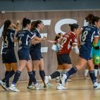 Jugadoras del Nou Túria FSF celebran un gol durante un partido de Segunda División Femenina. Jugadoras del Nou Túria FSF celebran un gol durante un partido de Segunda División Femenina.