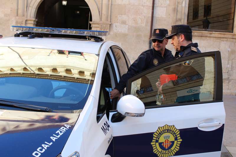 Alzira renova el parc mòbil de la Policia Local