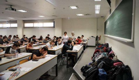 Estudiantes durante un examen de Selectividad. Estudiantes durante un examen de Selectividad.