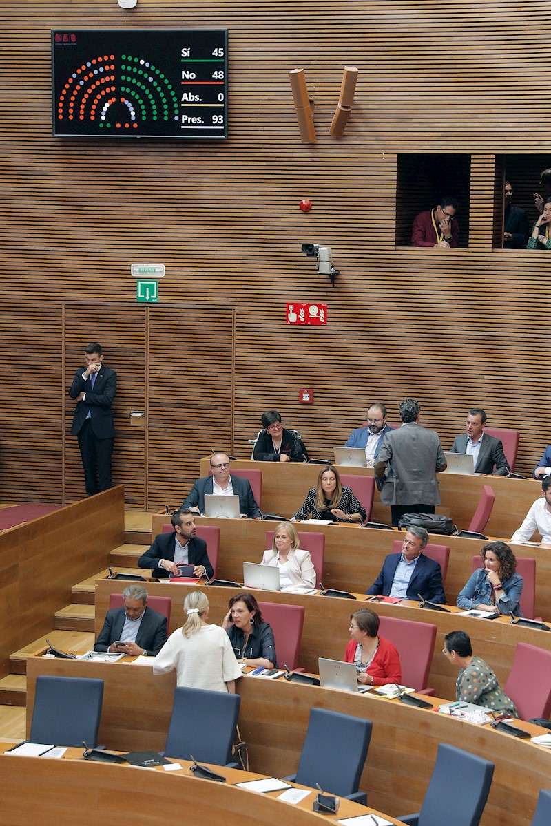 Imagen del pleno de Les Corts. EFE